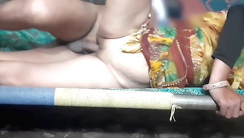 Bhabhi ko desi chudai diya devar ne puffy pussy palm ko mahole desi