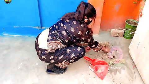 Solo desi hara nai chalana jana koi jhutkari jana koi jhutkari