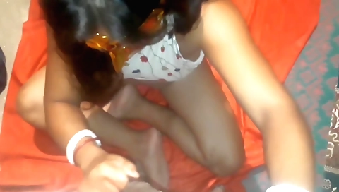 Amateur teen babe with a sexy body and a sexy mouth lips sucking