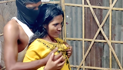 Indian babe gets nailed and fucked on her ass in the back