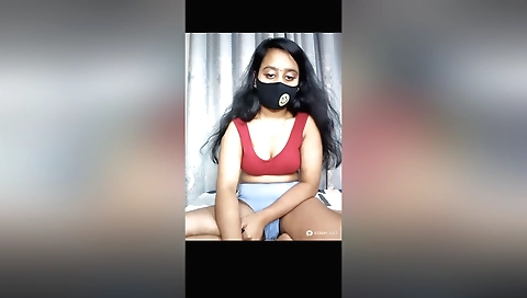 Sexy Indian woman finger her pussy in a hotel room