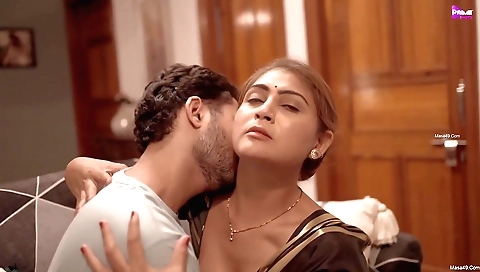 Barely 54 cm momma hot on some nice sexy video in bed