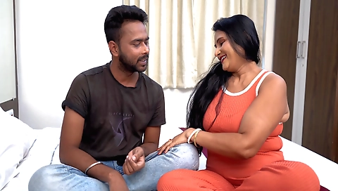 Brunette milf plays with her natural boobs and pussy