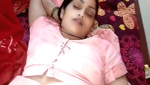 Indian whore fucked in her hairy pussy by her hubby